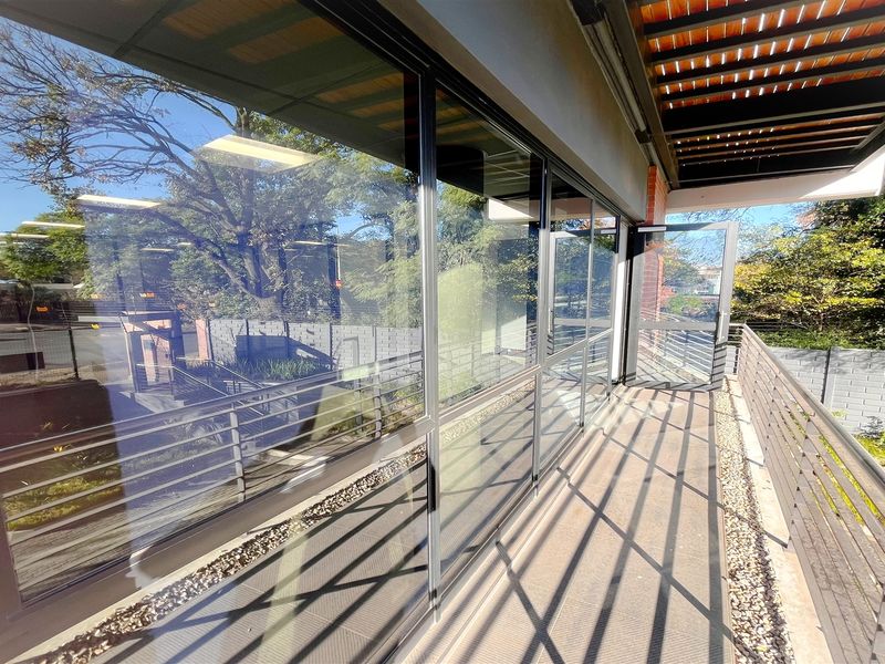 Office space to let in Houghton/Rosebank - Photo 7