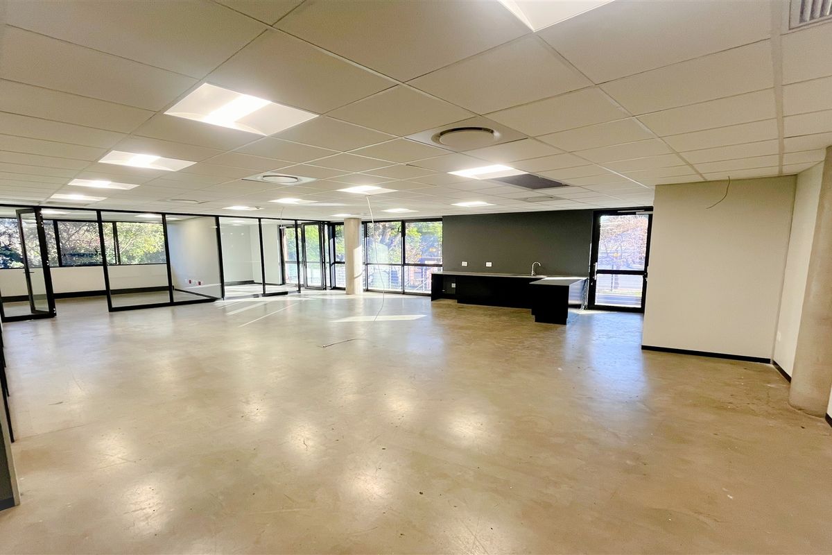 Office space to let in Houghton/Rosebank - Photo 2