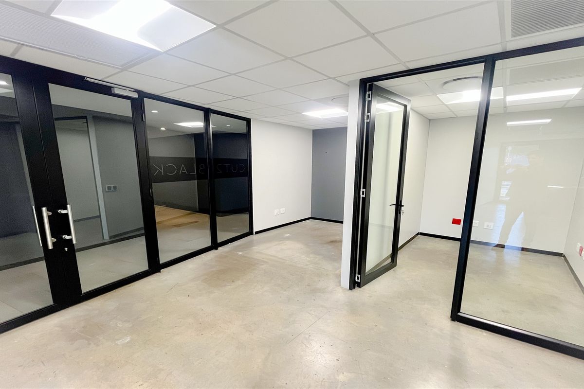 Office space to let in Houghton/Rosebank - Photo 4