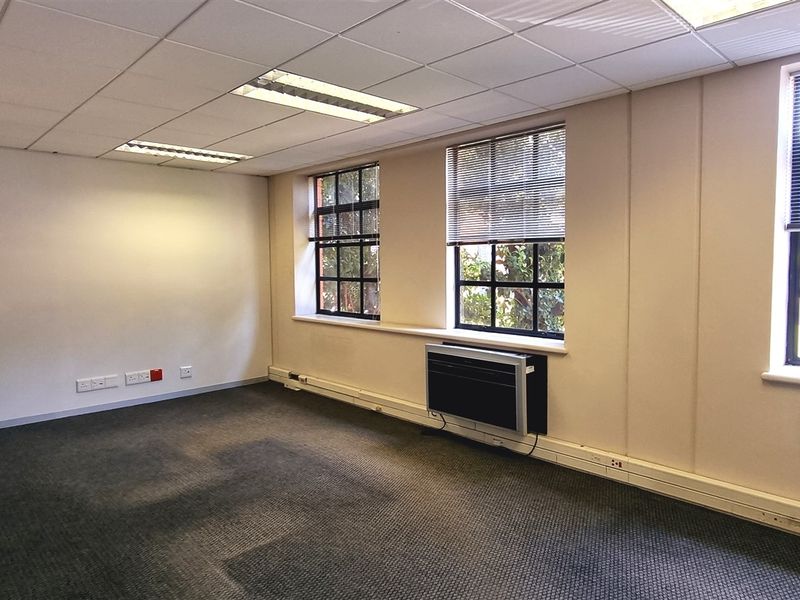 Offices to let on the first floor in Peter Place Office Park - Photo 5