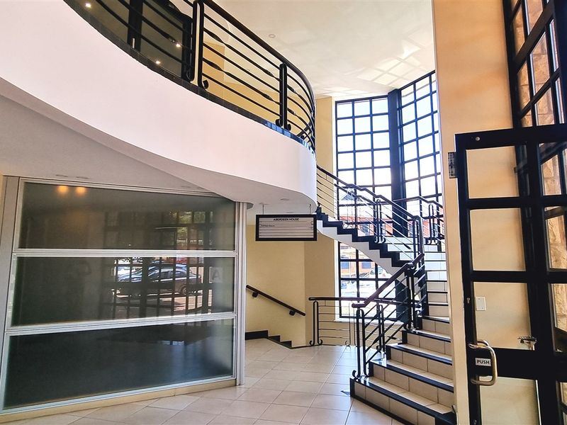 Offices to let on the first floor in Peter Place Office Park - Photo 2