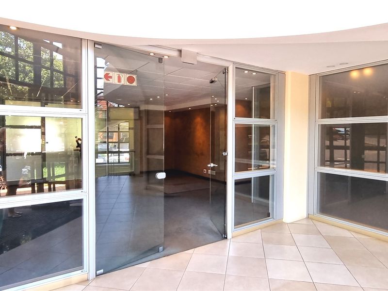 Offices to let on the first floor in Peter Place Office Park - Photo 4