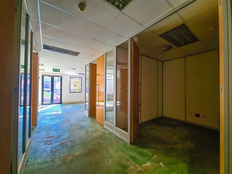 567m2 Ground Floor Office to Let in Quadrum Office Park - Photo 6