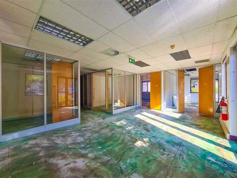 567m2 Ground Floor Office to Let in Quadrum Office Park - Photo 3