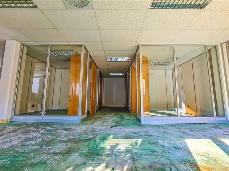 567m2 Ground Floor Office to Let in Quadrum Office Park - Photo 4