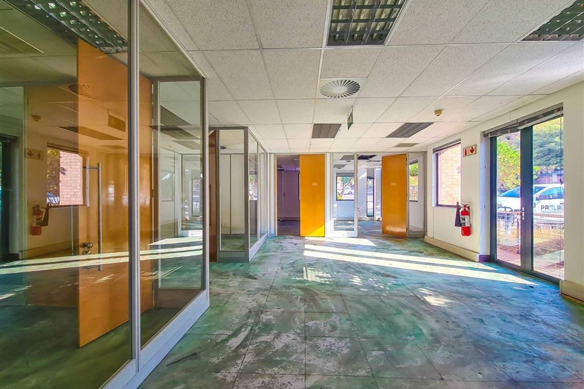 567m2 Ground Floor Office to Let in Quadrum Office Park - Photo 2