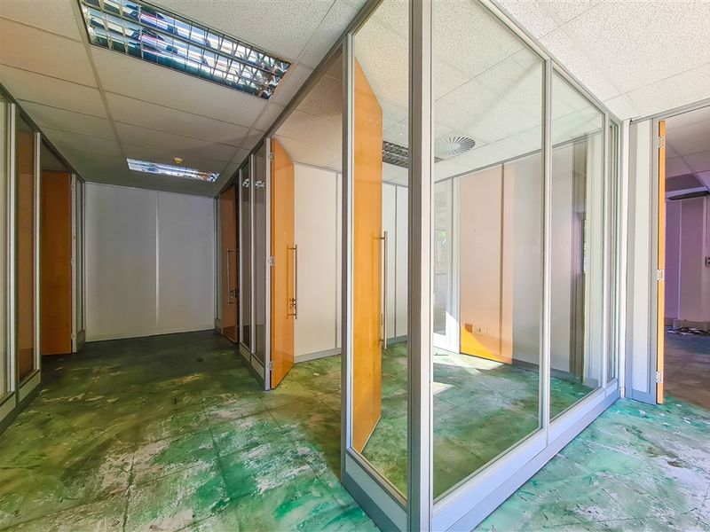 567m2 Ground Floor Office to Let in Quadrum Office Park - Photo 5