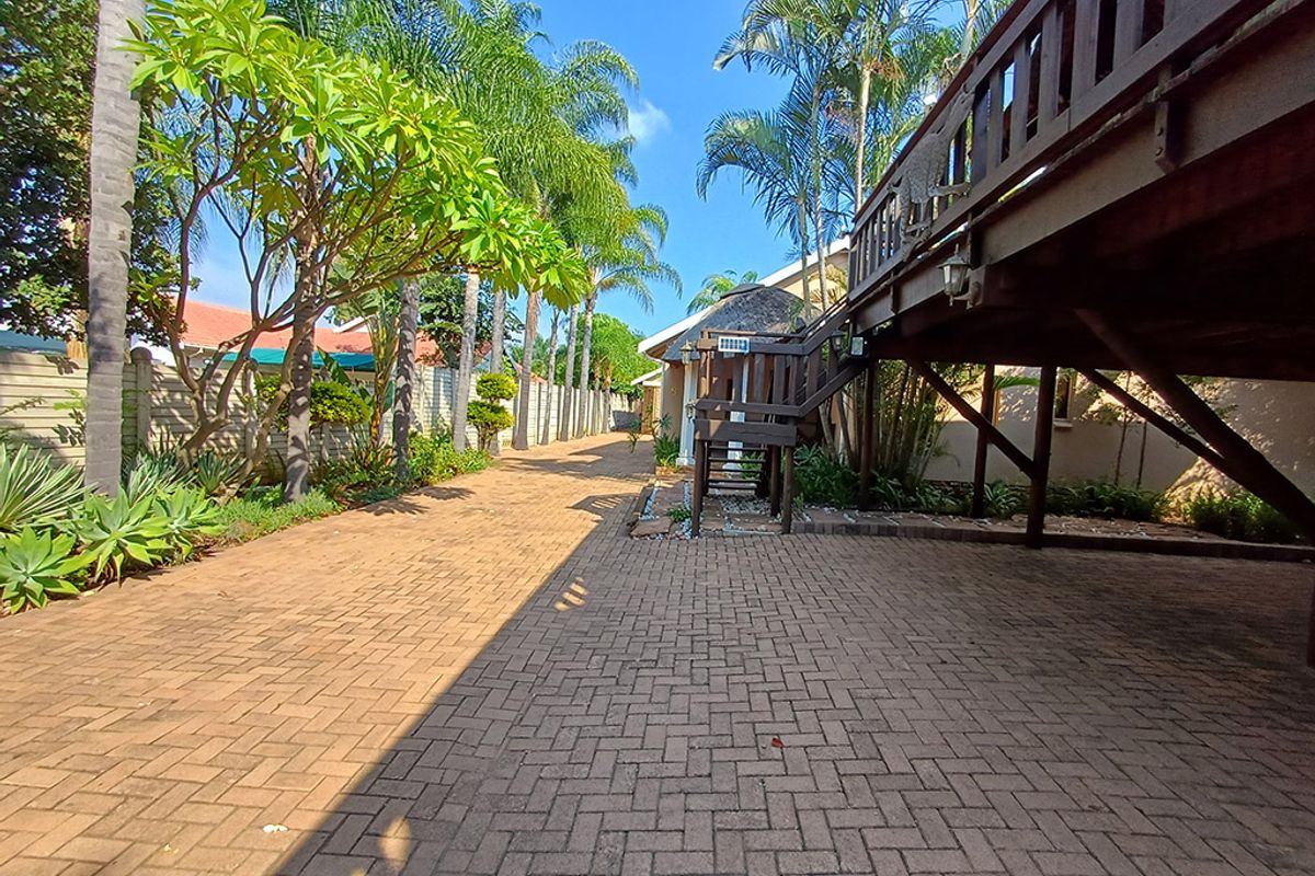 Running guesthouse for sale in Bela Bela - Photo 2