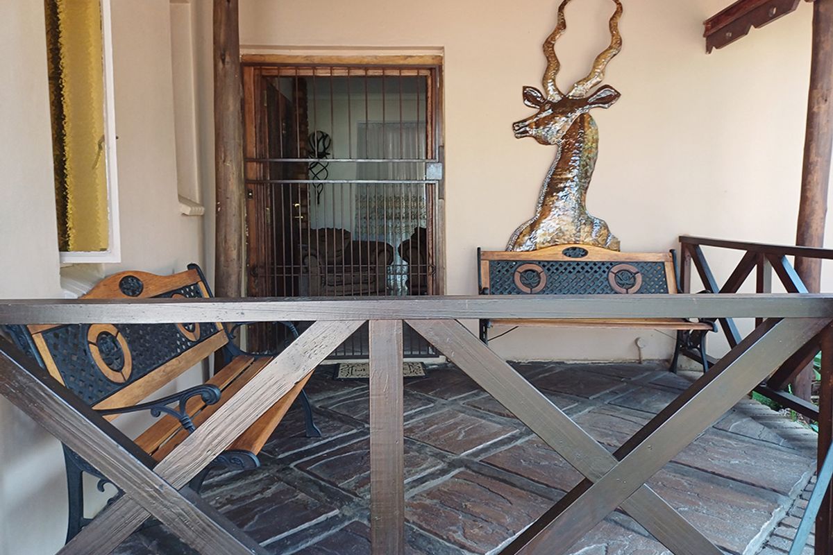 Running guesthouse for sale in Bela Bela - Photo 5