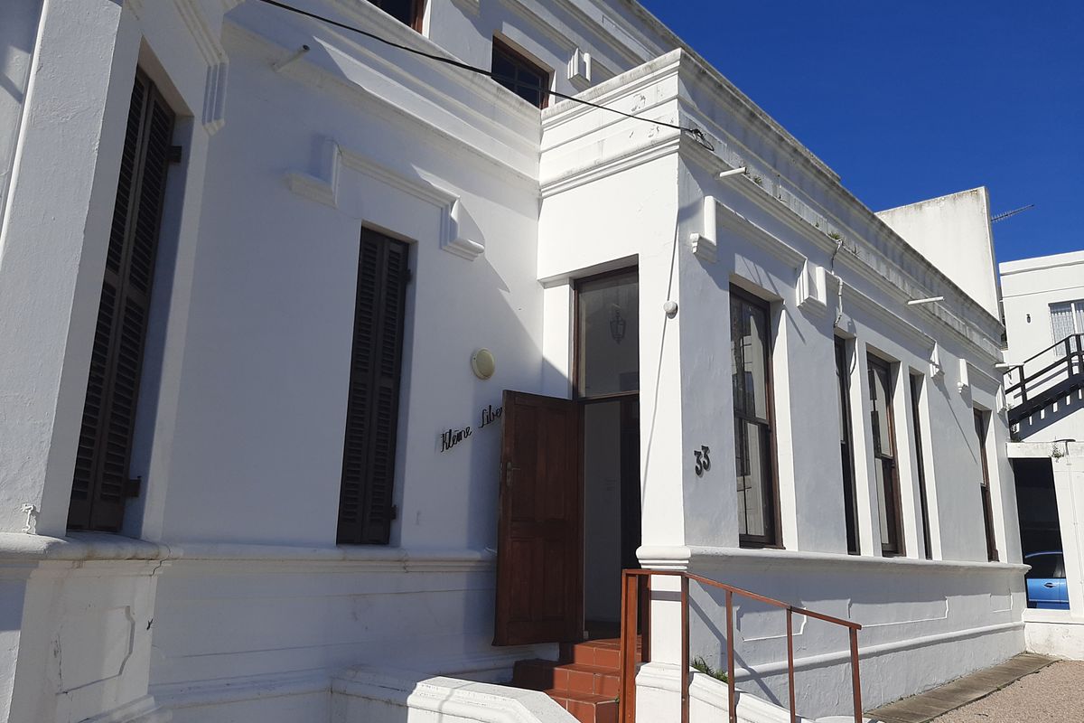 Mixed use commercial space - Photo 2