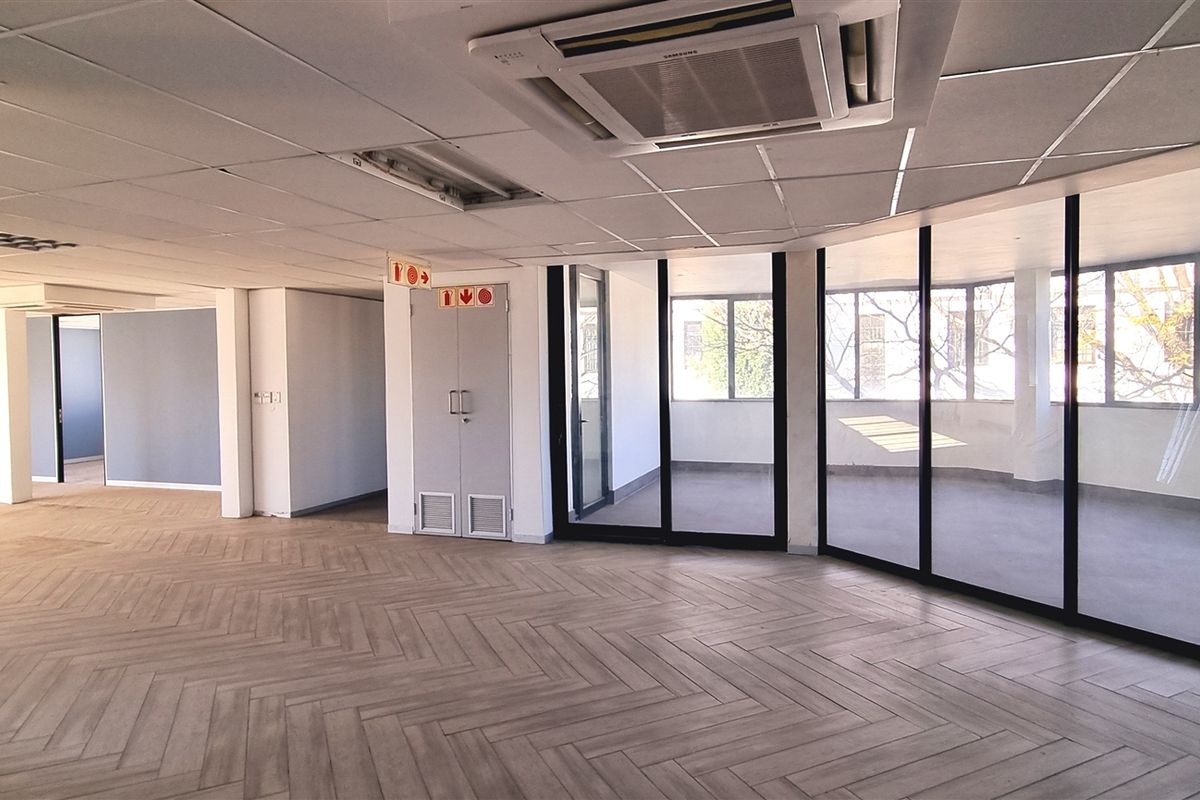Modern office space to let in 359 Rivonia Boulevard - Photo 5