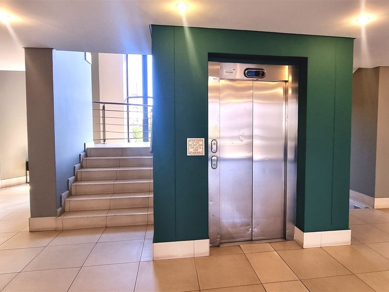 Office space to let on the Ground floor of Block B in Sunninghill - Photo 3