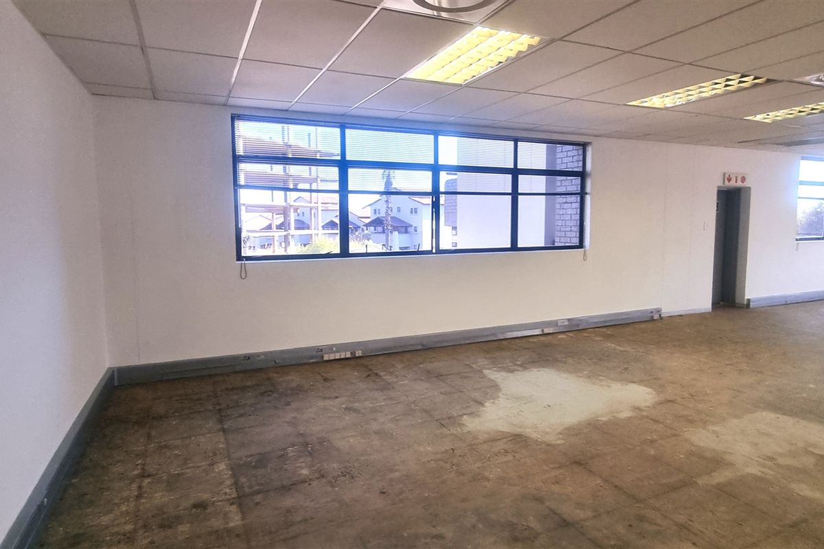 Office space to let on the Ground floor of Block B in Sunninghill - Photo 4
