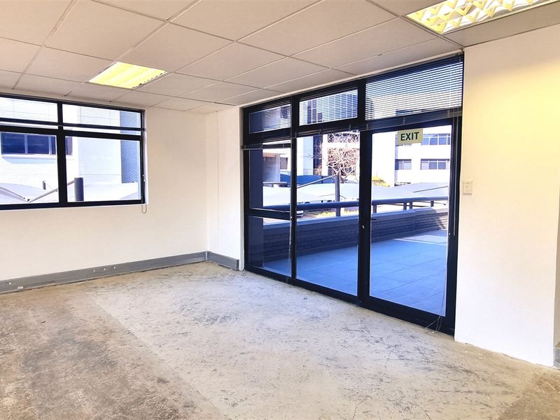 Office space to let on the Ground floor of Block B in Sunninghill - Photo 9