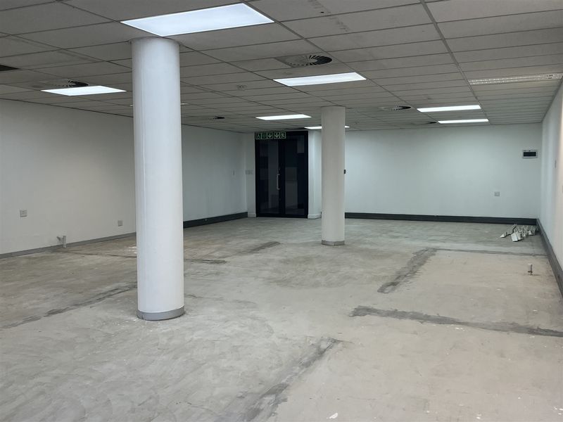 Office space available immediately Summit Place - Photo 6