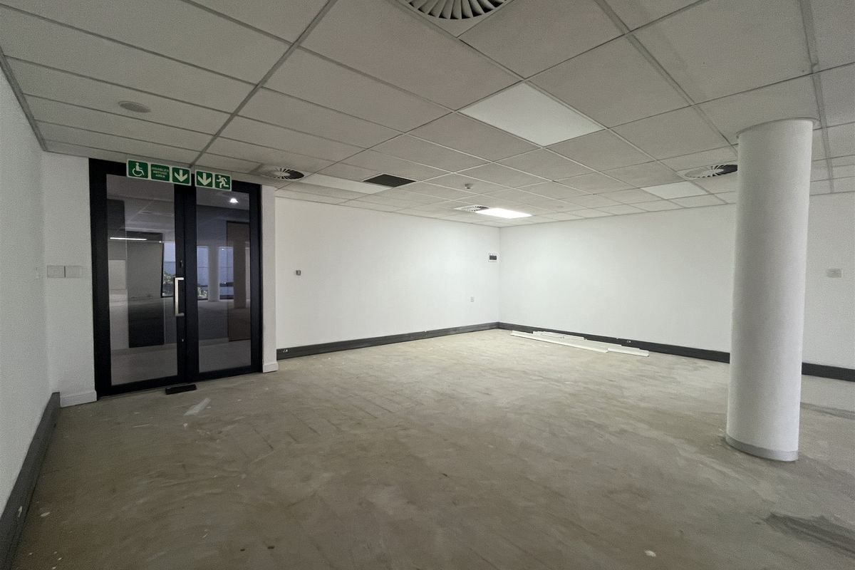 Office space available immediately Summit Place - Photo 5