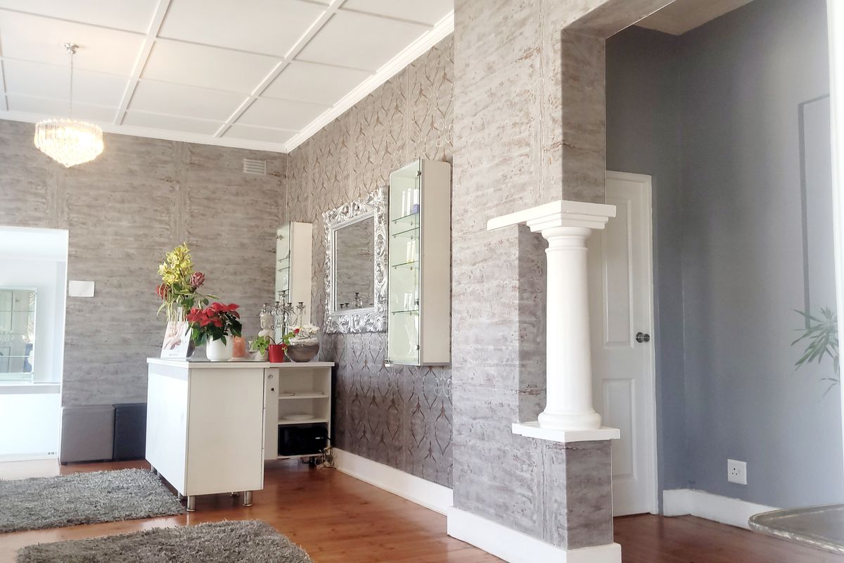 Commercial Property - Photo 2