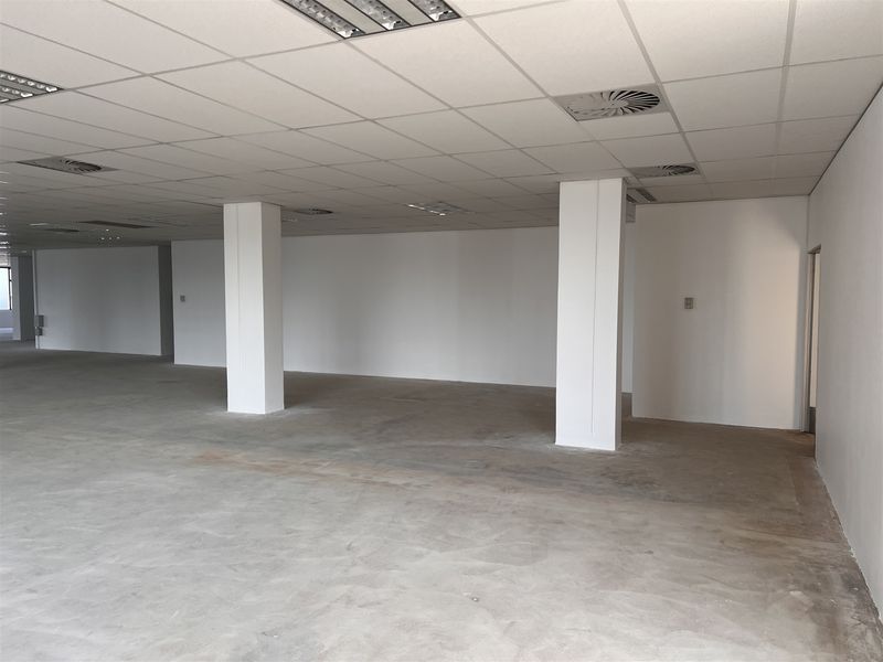 Penthouse Office available to lease - Photo 10