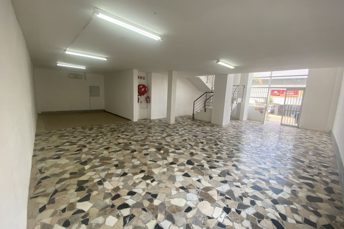 Ideal for showroom, factory outlet, or storage businesses available for lease at 709 Richards Drive. - Photo 3