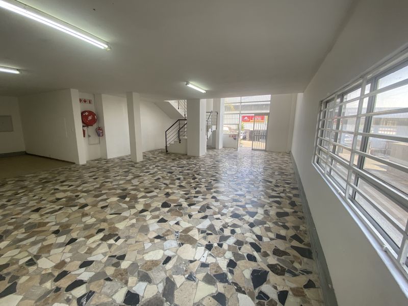 Ideal for showroom, factory outlet, or storage businesses available for lease at 709 Richards Drive. - Photo 4