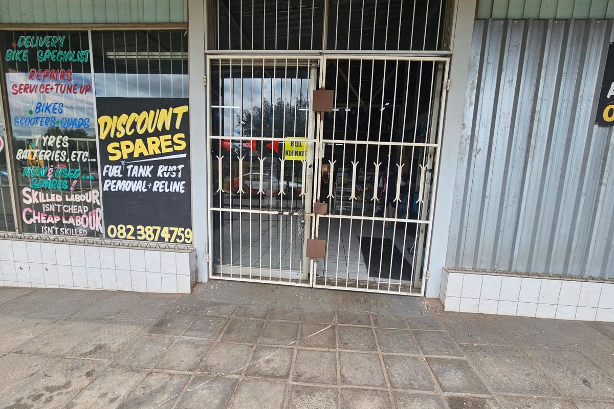Shop for sale in Vanderbijlpark - Photo 2