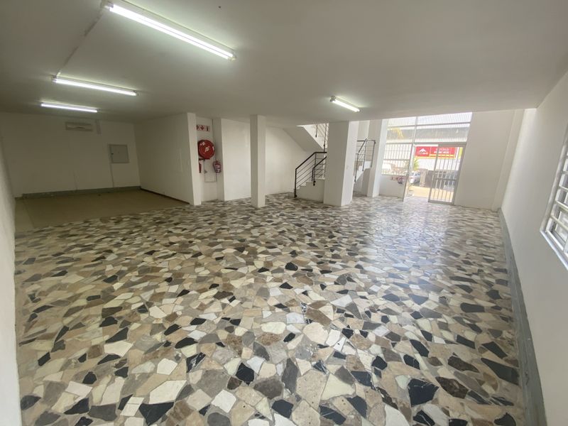 Ideal for showrooms, factory outlets, or storage businesses. - Photo 5