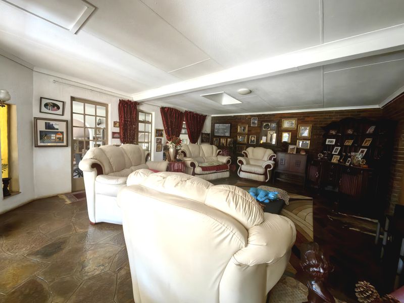 Idyllic 21-Hectare Farm with Breathtaking Magaliesberg Mountain Views - Photo 10