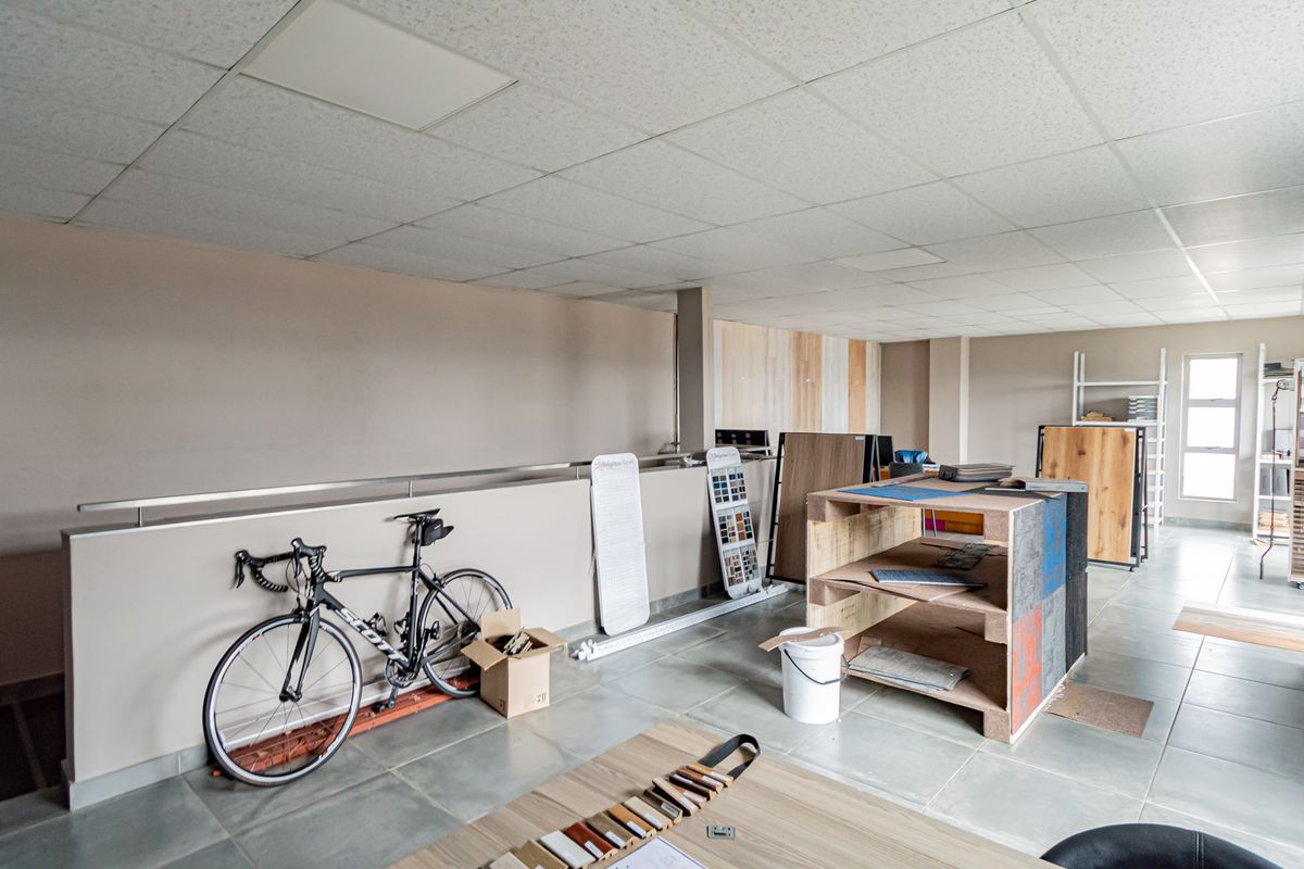 FOR SALE: Premium Industrial Warehouse in Limeroc Business Park with backup off-grid utilities - Photo 5