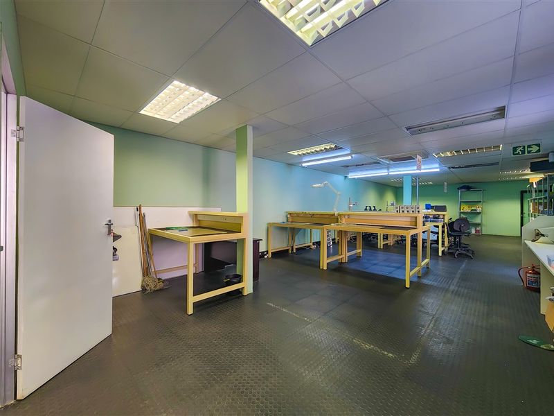 Open Plan Ground Floor Office to Let in Cleawater Office Park - Photo 6