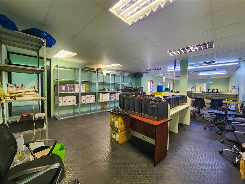 Open Plan Ground Floor Office to Let in Cleawater Office Park - Photo 5