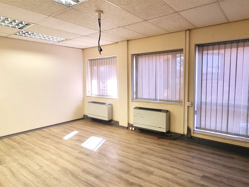 Office space to let on the Ground floor of Maple House in Western Woods Office Park Woodmead - Photo 10