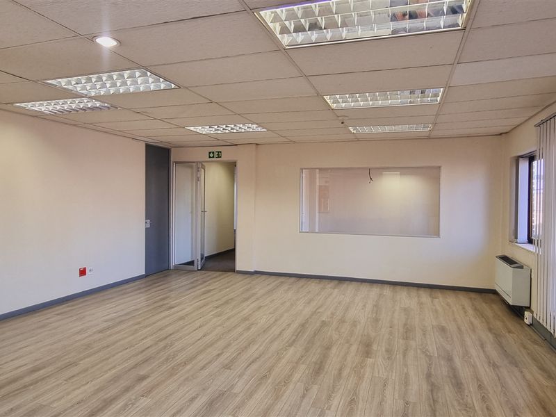 Office space to let on the Ground floor of Maple House in Western Woods Office Park Woodmead - Photo 4