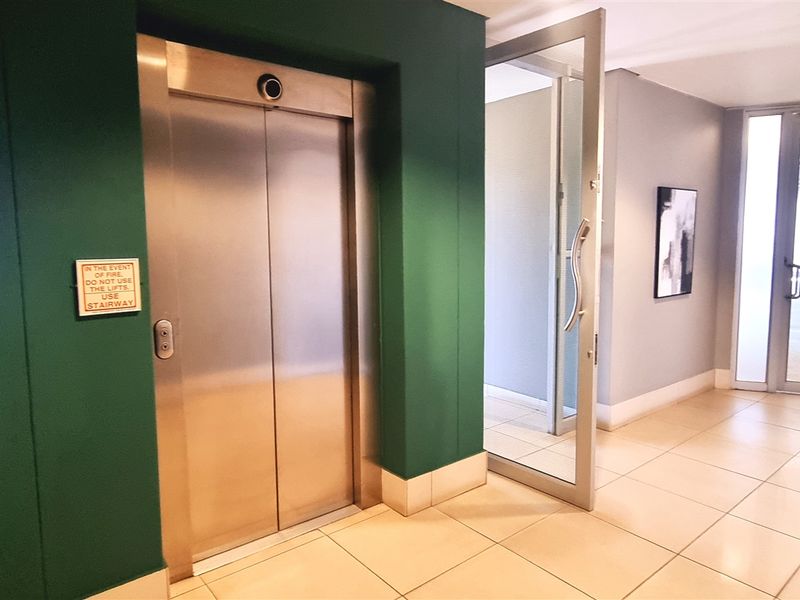 Office space to let on the 1st floor of Block B in 11 Naivasha Road Sunninghill - Photo 2