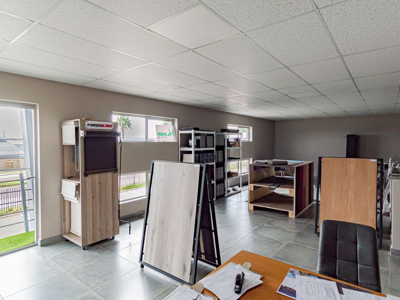 Modern, Fully Equipped Versatile 647m2 Warehouse | Backup Utilities | Superlink Access - Photo 3