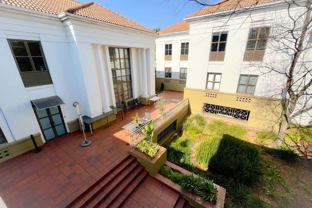 Office space to let in Houghton - Photo 2