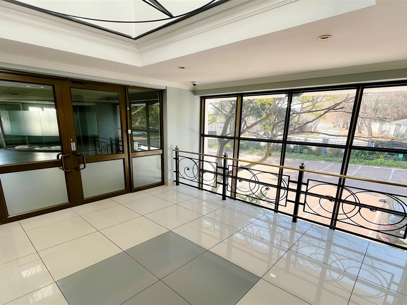 Office space to let in Houghton - Photo 3