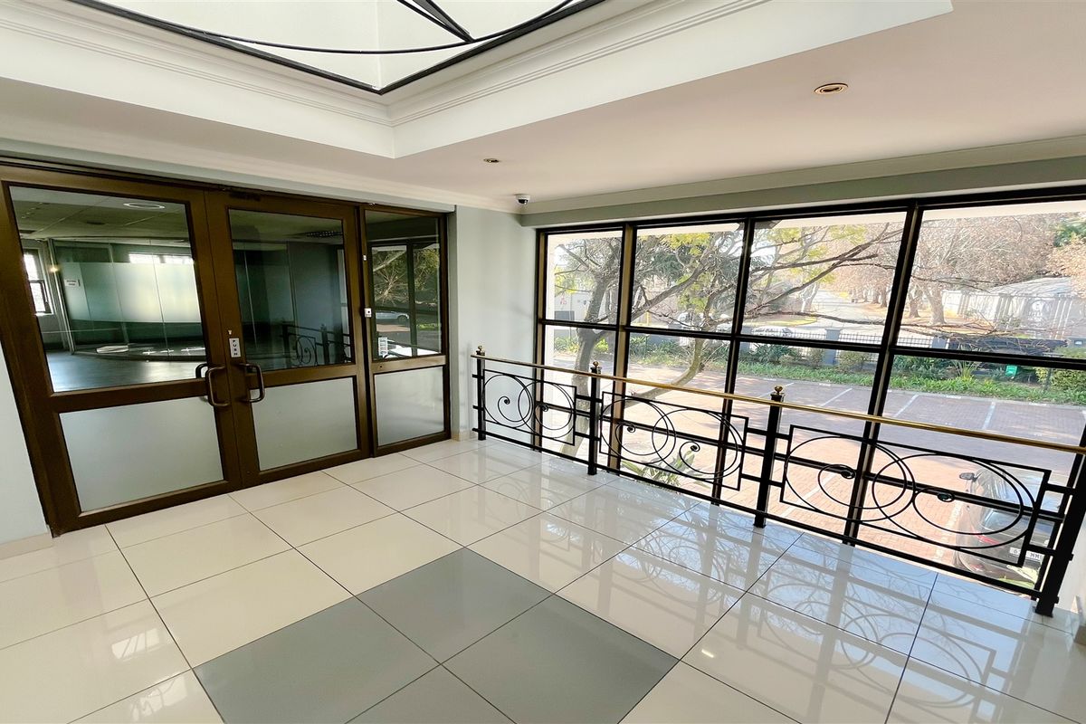 Office space to let in Houghton - Photo 3