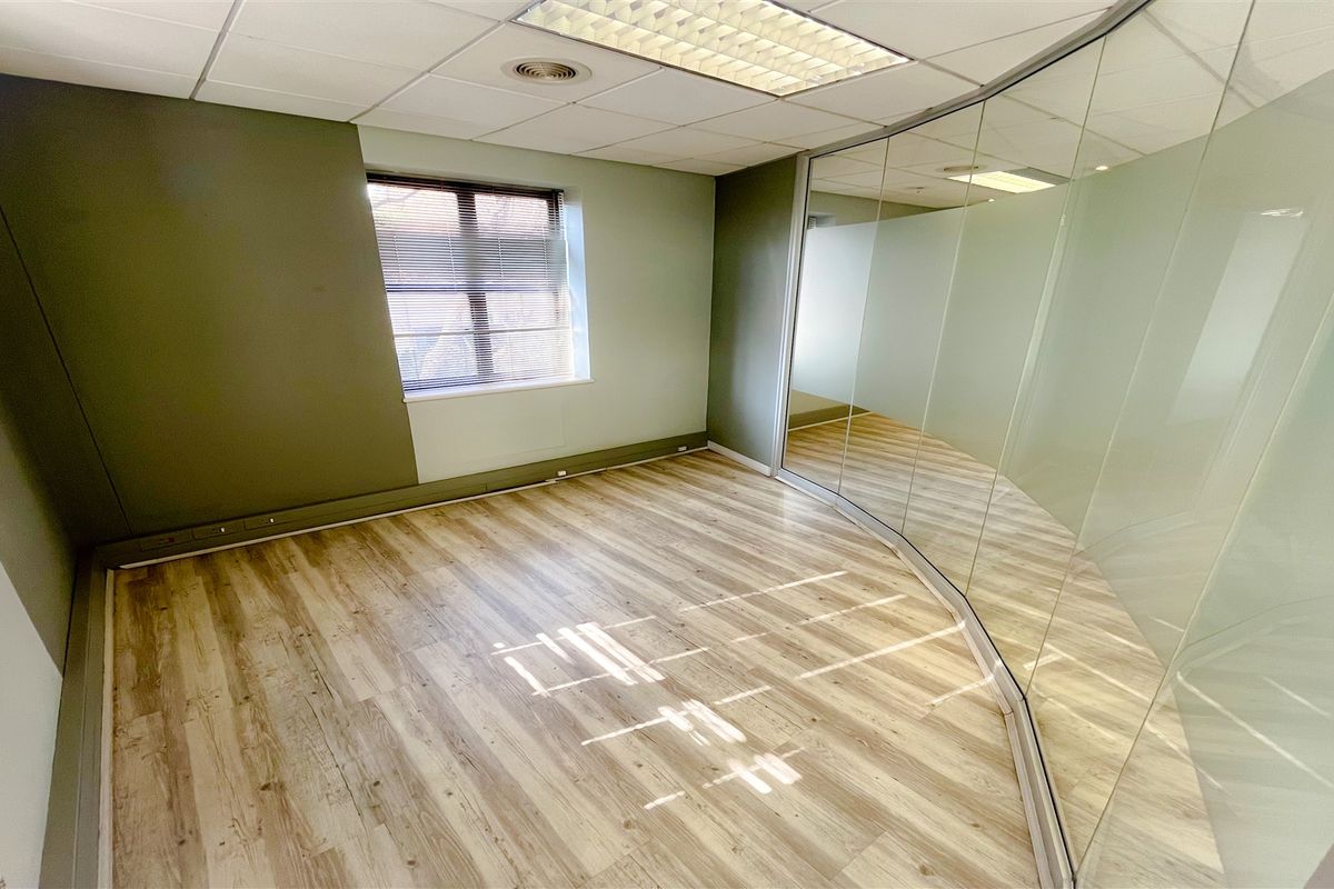 Office space to let in Houghton - Photo 5