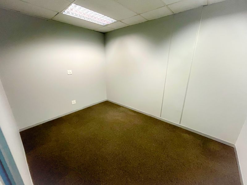 Office space to let in Houghton - Photo 6