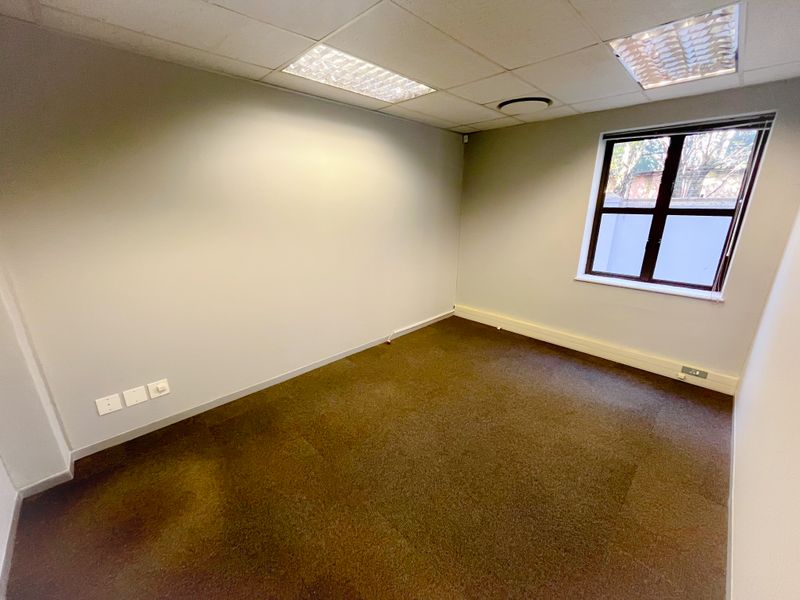 Office space to let in Houghton - Photo 5