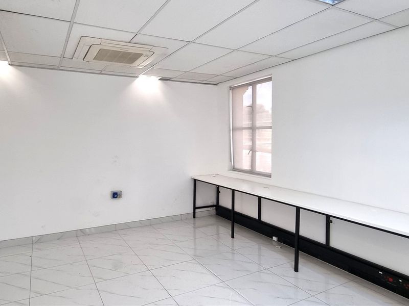 Office space to let in Morningside Close - Photo 8