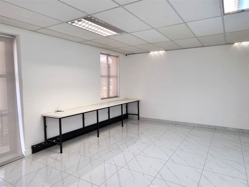 Office space to let in Morningside Close - Photo 6