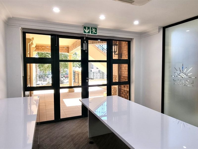 Office space to let in Morningside Close - Photo 4