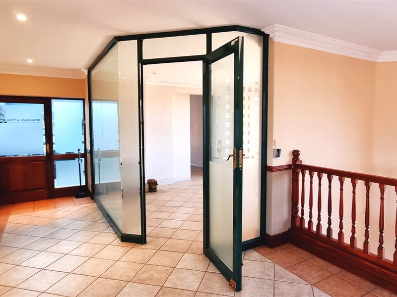 Office space to let on the 1st floor of Block A in La Rocca Office Park - Photo 3