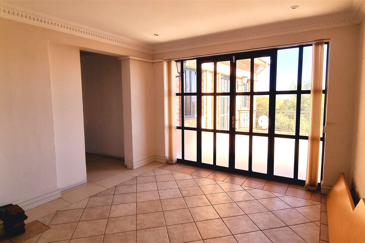 Office space to let on the 1st floor of Block A in La Rocca Office Park - Photo 2