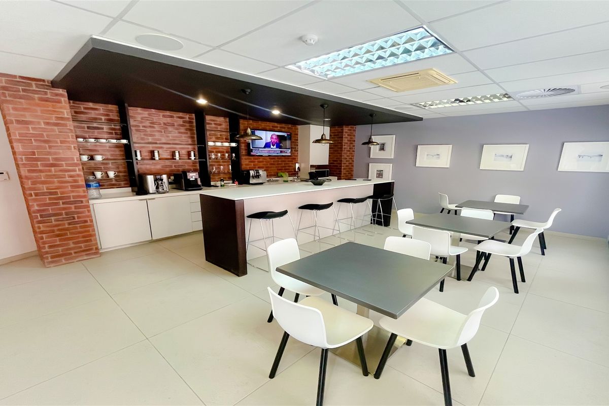 503m2 office space for sale in Melrose Arch - Photo 2