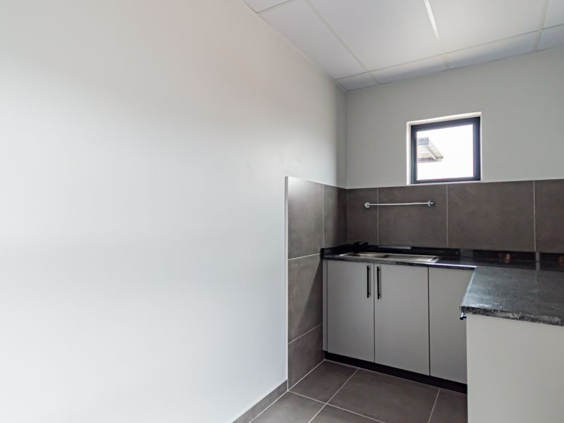 High-Spec Industrial Facility | 596m2 | Superlink Access | Backup Power - Photo 7