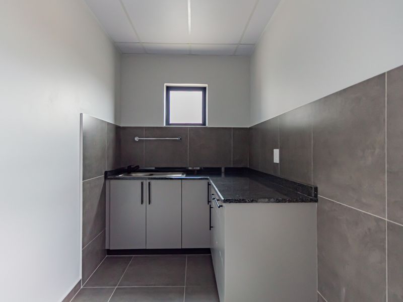 High-Spec Industrial Facility | 596m2 | Superlink Access | Backup Power - Photo 6