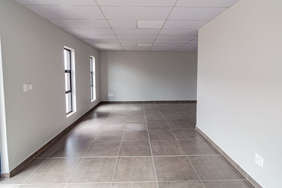 High-Spec Industrial Facility | 596m2 | Superlink Access | Backup Power - Photo 3