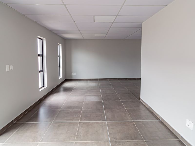 High-Spec Industrial Facility | 596m2 | Superlink Access | Backup Power - Photo 3